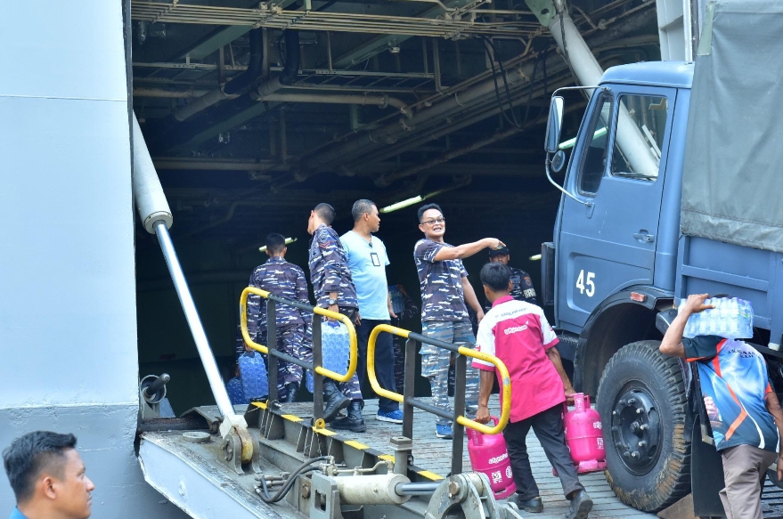 TNI AL Kembali Siapkan KRI, Embarkasikan Logistik Hingga Tabung Gas Kebutuhan Masyarakat