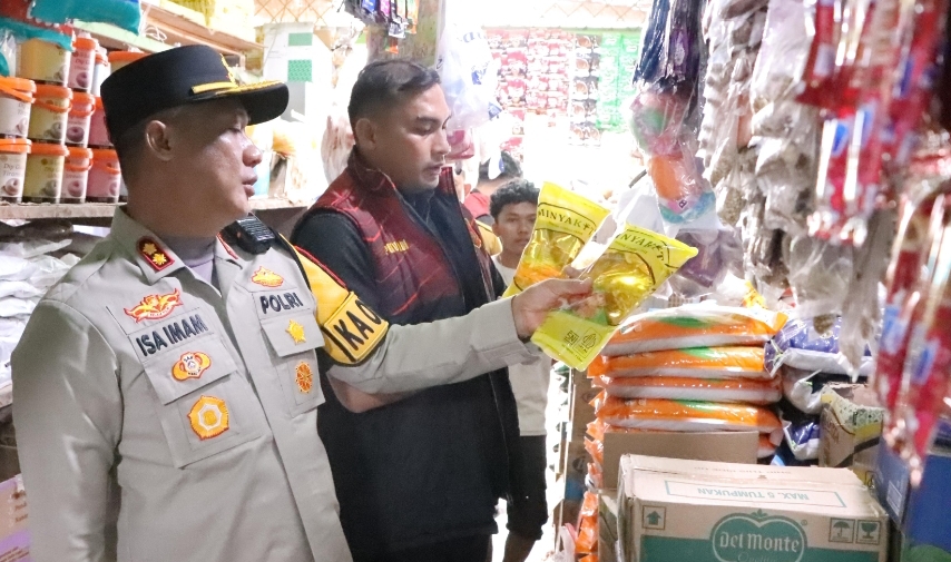 Kapolres Rokan Hilir Cek Harga dan Ketersediaan Sembako di Pasar Ujung Tanjung