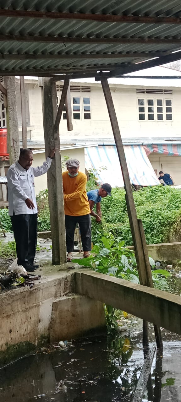 Atasi Banjir, Suwandi Pimpin Langsung Pembersihan Aliran Sungai Garam, Simpang Pahlawan Menuju Perniagaan