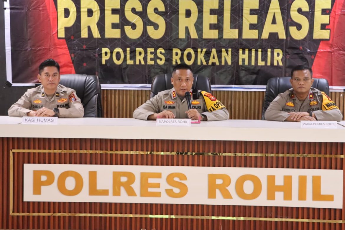 Polres Rohil Gelar Press Release Akhir Tahun 2025, Paparkan Capaian Kinerja Sat Lantas, Sat Narkoba, dan Sat Reskrim