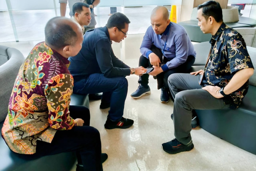 Wujudkan Sekolah Unggulan Garuda, Wabup Rohil Jhony Charles Jemput Bola ke Kemendikbud