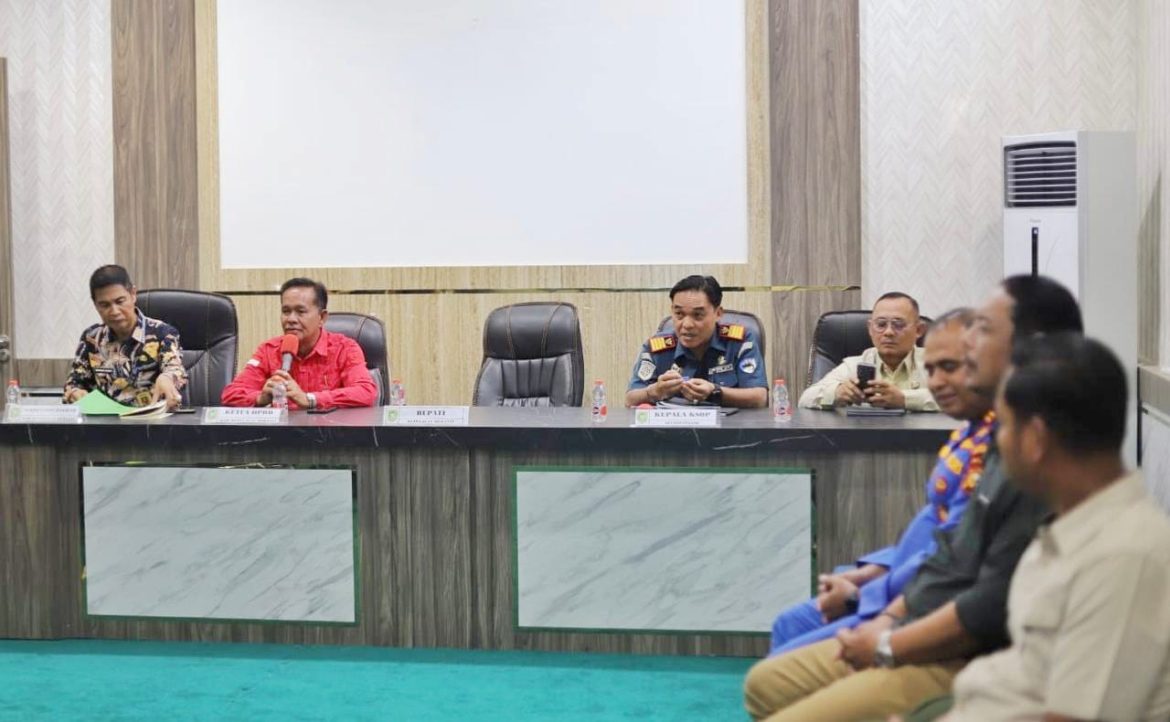 *Peserta Rapat Kecewa Pengusaha Kapal Tak Hadir* 