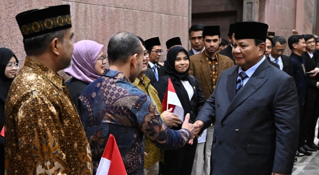 Kehangatan di Bulan Ramadan, Diaspora Indonesia Sambut Kedatangan Presiden Prabowo di Abu Dhabi