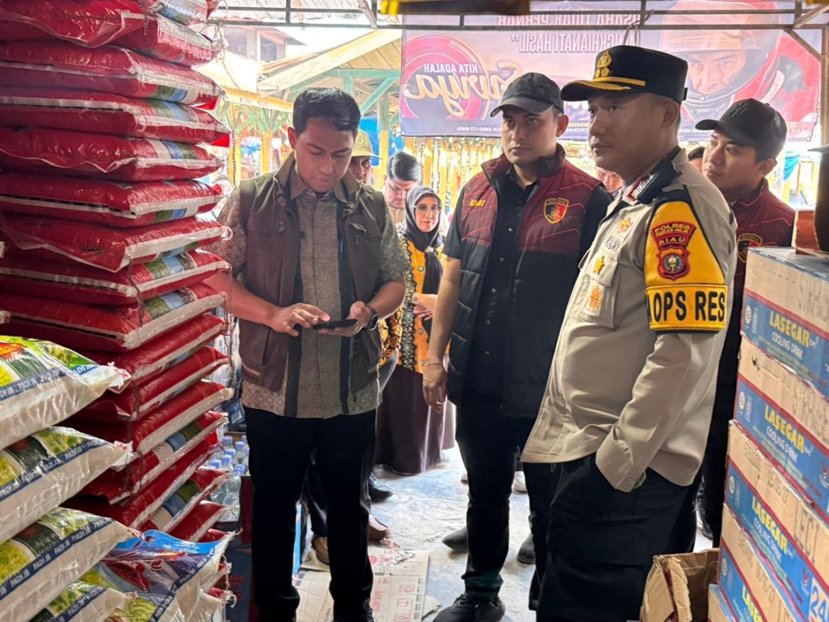 Kapolres Rokan Hilir Cek Harga Sembako di Pasar Ujung Tanjung, Pastikan Stabilitas Jelang Ramadan