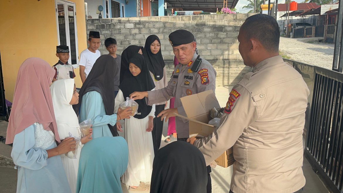 Polres Rokan Hilir Berbagi Takjil di Panti Asuhan, Wujud Kepedulian di Bulan Suci Ramadhan 1447 H