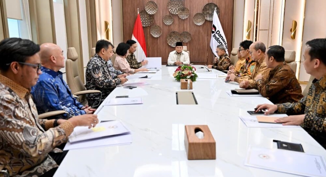 Presiden Prabowo Bahas Dampak Konflik Timur Tengah terhadap Ekonomi Global bersama DEN dan Sejumlah Menteri