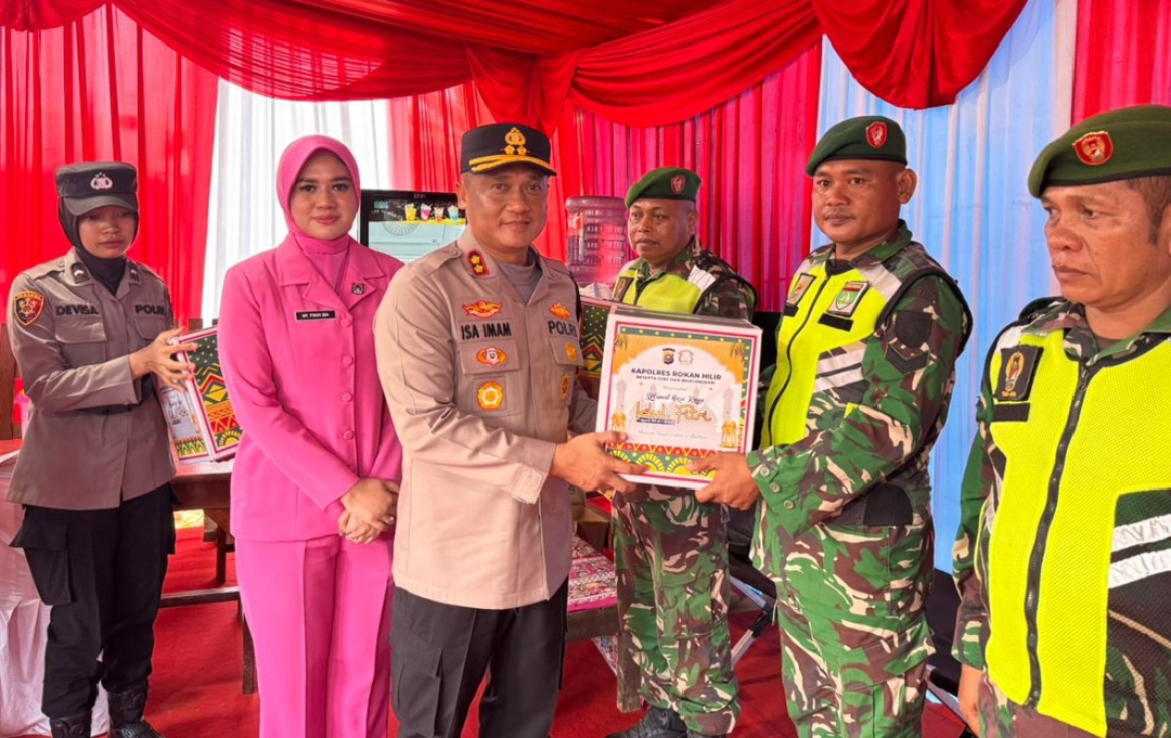 Kapolres Rohil Bersama Ketua Bhayangkari Tinjau Pos Pengamanan Ops Ketupat Lancang Kuning 2026