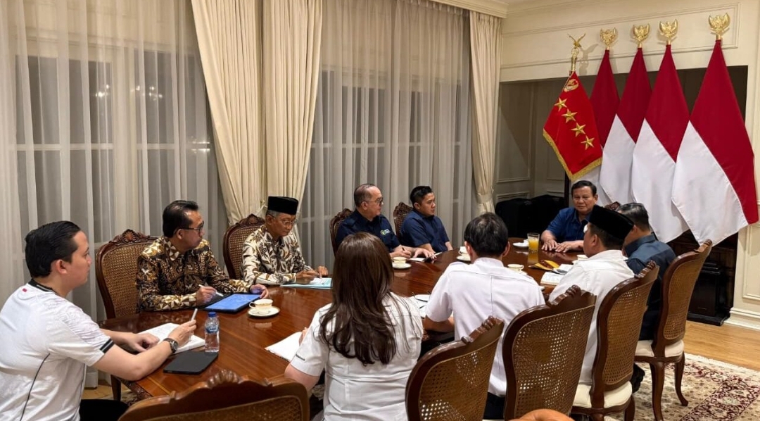 Seskab Teddy: Presiden Prabowo Instruksikan Pembangunan Hunian Layak bagi Warga di Pinggir Rel