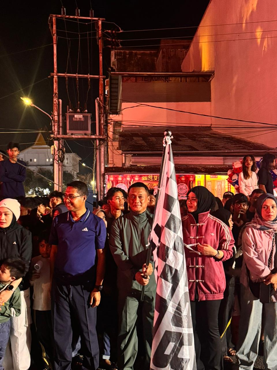 KAPOLRES ROHIL DAN WAKIL BUPATI ROHIL MERIAHKAN NIGHT RUN “GO SPRINT GO GREEN” LOMBA LARI 100 METER DI BAGANSIAPIAPI