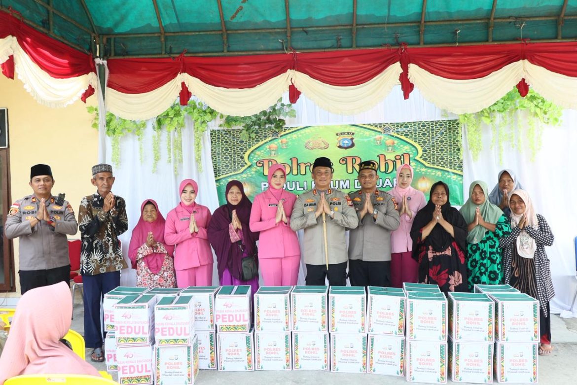 PEDULI KAUM DHUAFA, KAPOLRES ROHIL DAN KETUA BHAYANGKARI BERIKAN SEMBAKO SERTA SANTUNAN KEPADA TAHFIDZ QURAN DIBULAN RAMADHAN DI KEC. PANIPAHAN