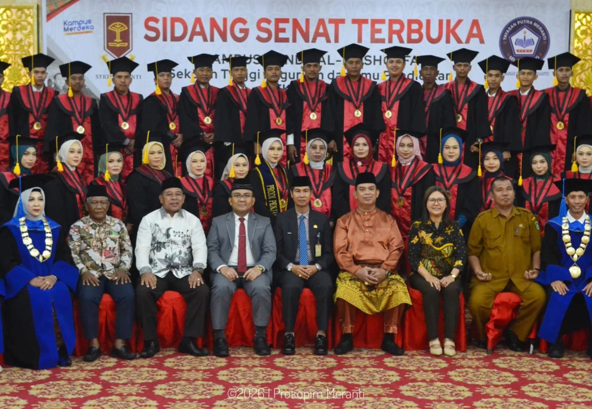 Wisuda STKIP Meranti, Sekda Sudandri: Lulusan Harus Jadi Agen Perubahan di Dunia Pendidikan