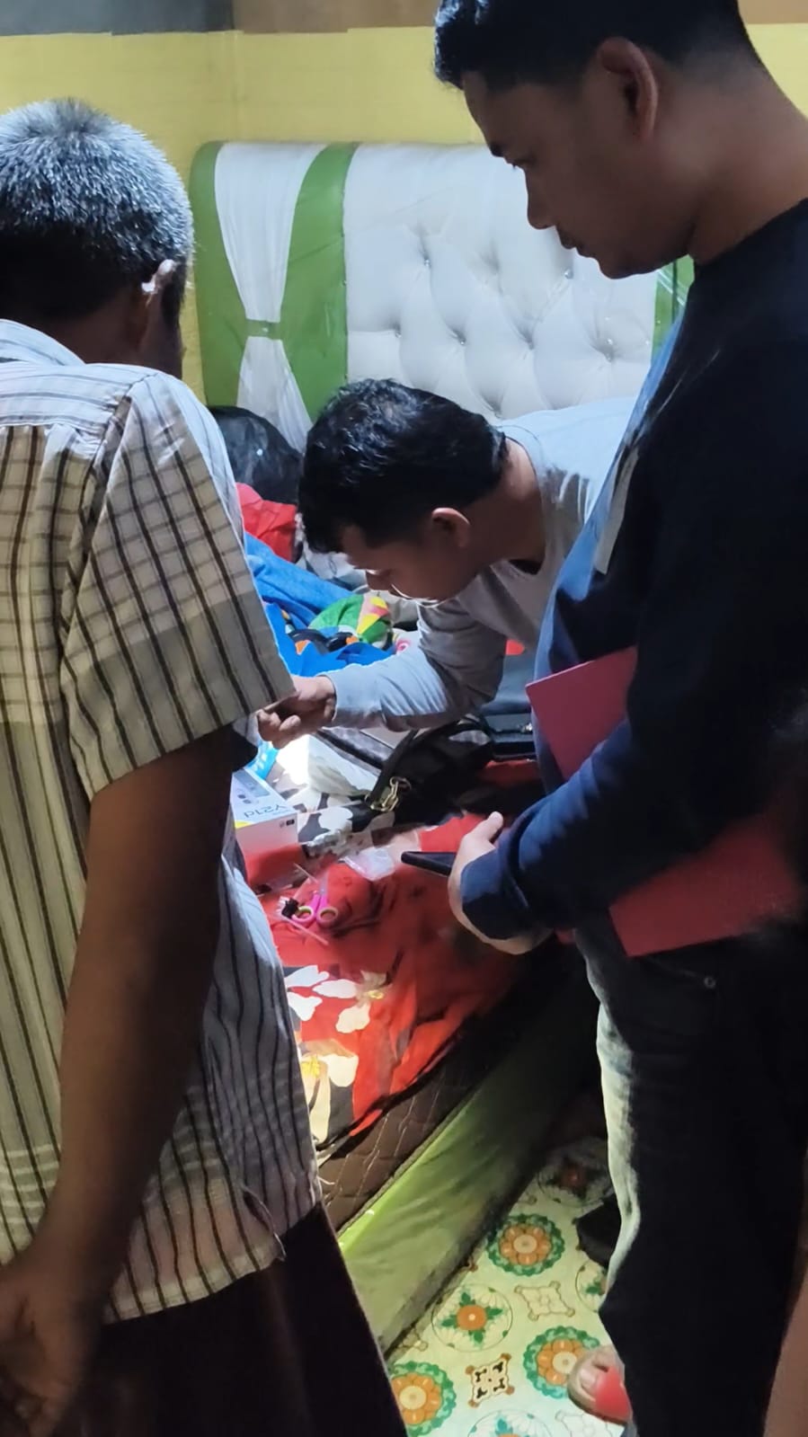 SATRES NARKOBA POLRES ROKAN HILIR DAN POLSEK JAJARAN GENCARKAN RAZIA NARKOBA, SEJUMLAH LOKASI RAWAN DISISIR