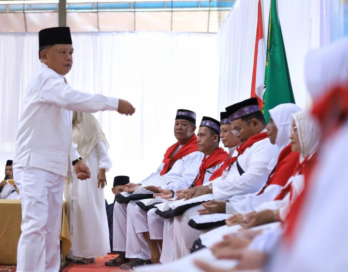 Ketik Tepung Tawar Iringi Langkah 110 Calon Haji Kabupaten Kepulauan Meranti