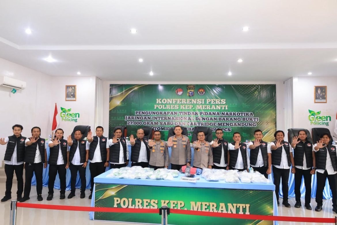 Wakapolda Riau Pimpin Konferensi Pers Pengungkapan 27 Kg Sabu Jaringan Internasional di Polres Meranti