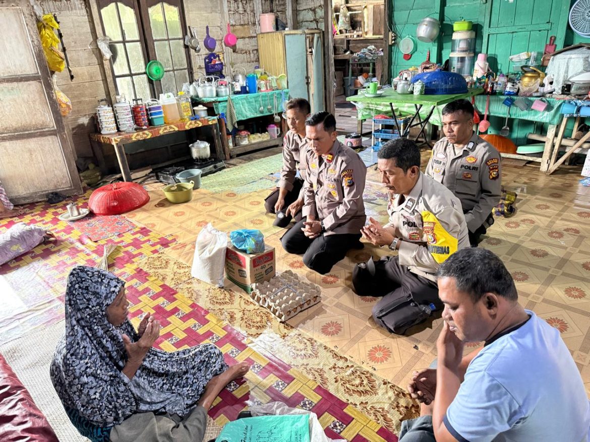 POLSEK PANIPAHAN GELAR KEGIATAN JUMAT BERKAH, WUJUD KEPEDULIAN POLRI KEPADA MASYARAKAT