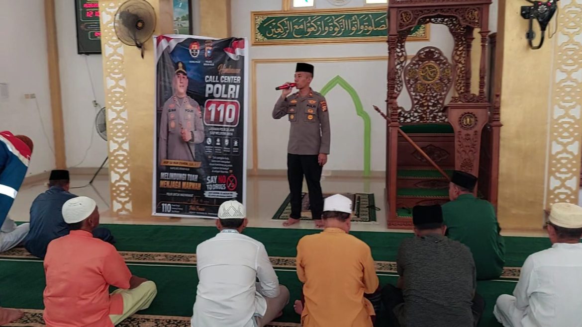 *Kapolsek Rantau Kopar Sosialisasikan Layanan Call Center Polri 110 ke Jamaah Masjid Raya An-Nur Kec. Rantau Kopar*