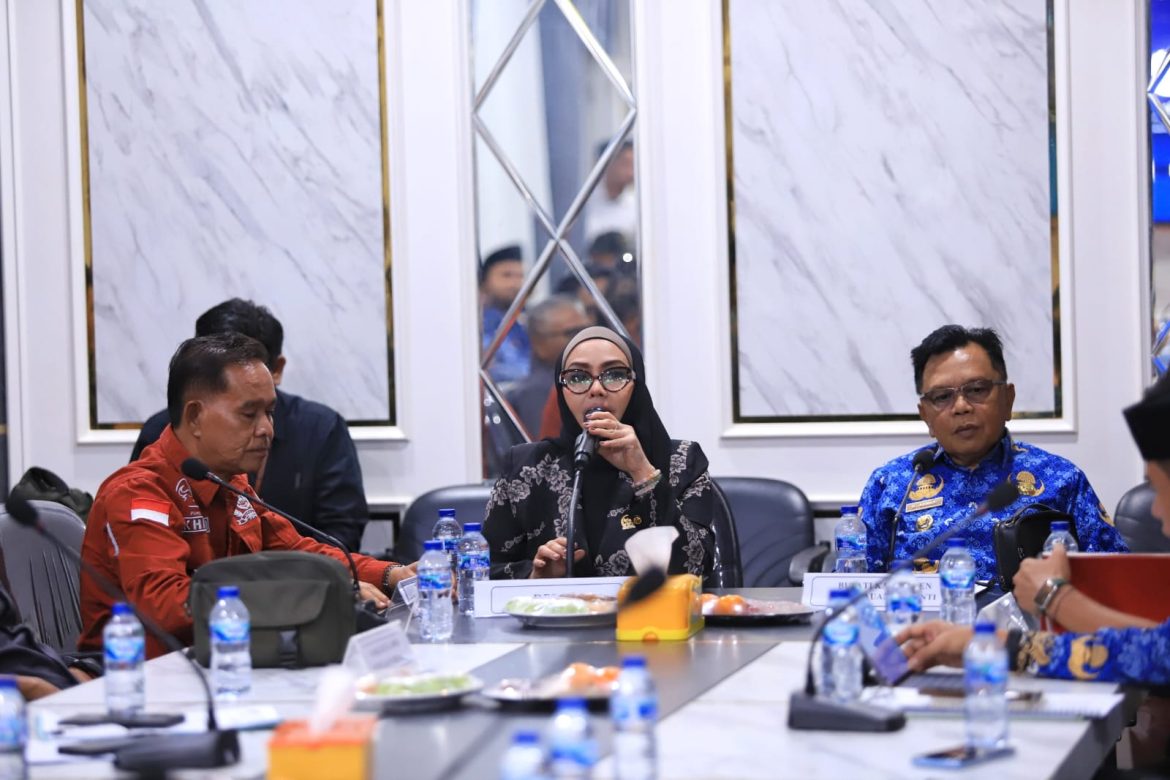 Bupati Asmar Minta DPR RI Turun Tangan Carikan Solusi Terkait Penutupan Panglong Arang di Meranti