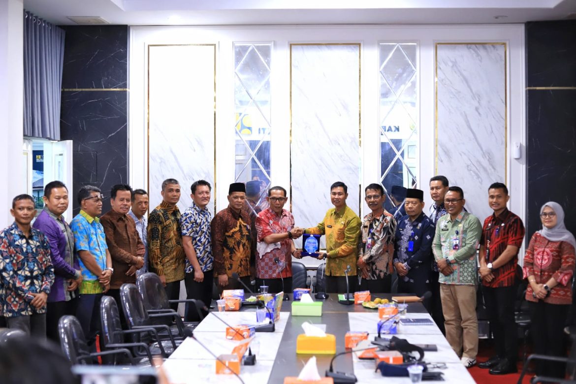DPRD Karimun Belajar ke Meranti, Disdukcapil Sehari Jadi Jadi Sorotan