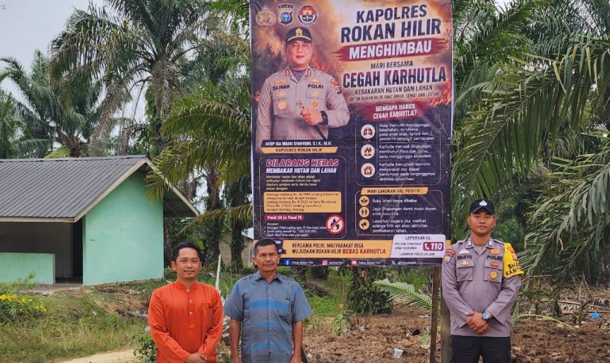 Polsek Bangko Pusako Pasang Spanduk Imbauan Kapolres Rohil, Ajak Masyarakat Bersama Cegah Karhutla
