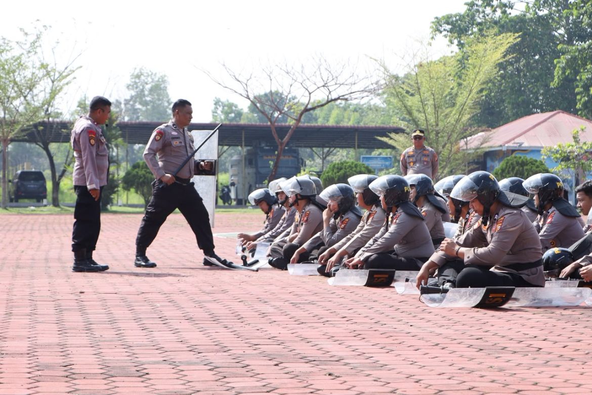 Polres Rokan Hilir Tingkatkan Kesiapsiagaan Personel Melalui Latihan Dalmas Antisipasi Aksi Unjuk Rasa