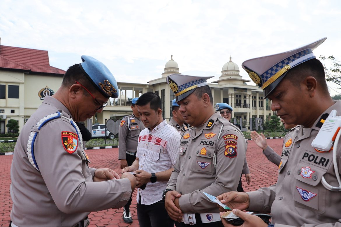 TINGKATKAN DISIPLIN DAN PROFESIONALISME, SUBBID PROVOS BIDPROPAM POLDA RIAU LAKSANAKAN GAKTIBLIN DI POLRES ROHIL