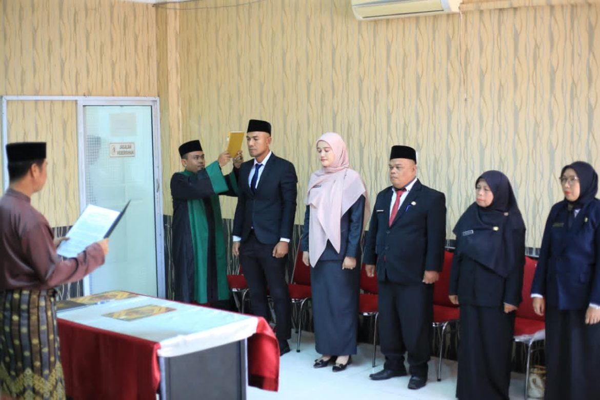 Perkuat Birokrasi, Pemkab Kepulauan Meranti Lantik Lima Pejabat Administrator dan Pengawas