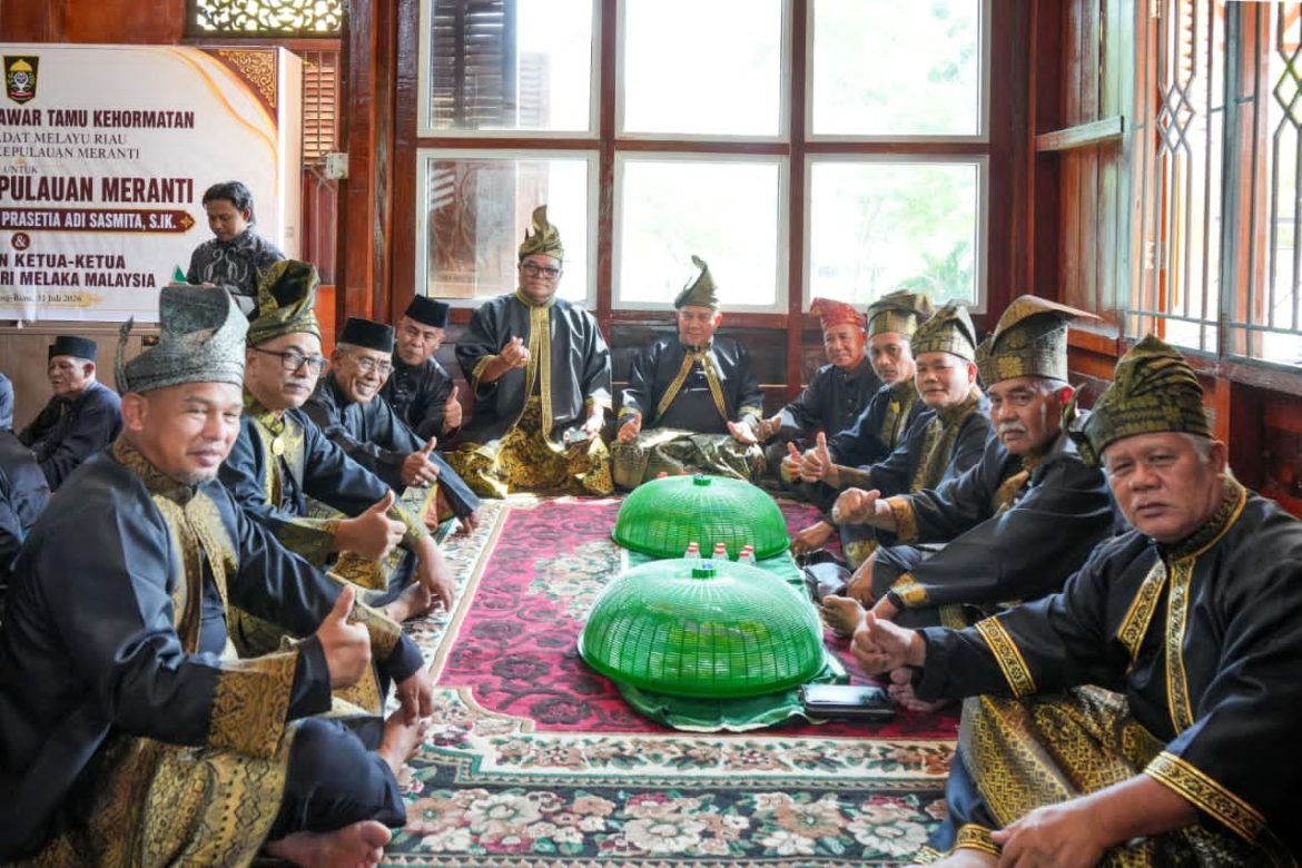 Kabupaten Meranti Sambut Kapolres Baru dan Tamu Melaka dengan Tepung Tawar