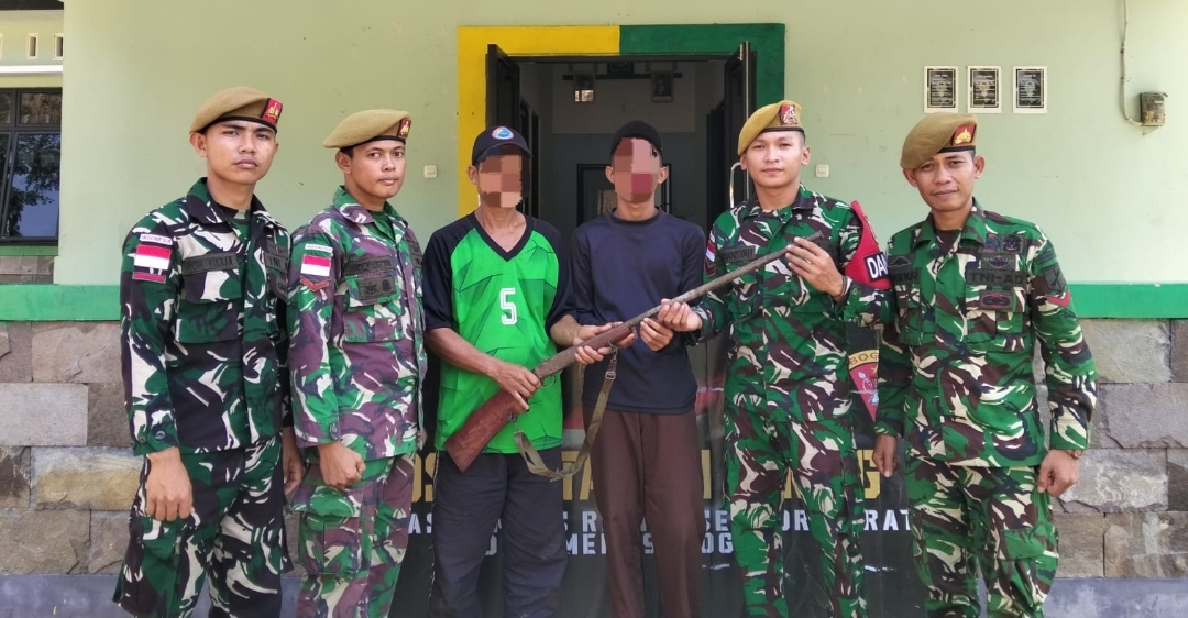 Satgas Pamtas RI Malaysia Yonarmed 19/Bogani Amankan Senjata Api Rakitan dari Warga di Perbatasan