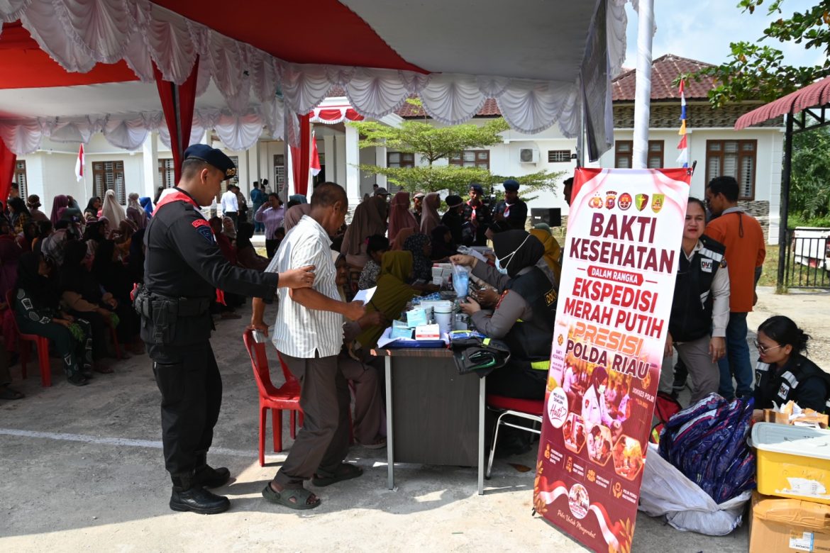 MALARIA MENGANCAM PESISIR SINABOI, EKSPEDISI MERAH PUTIH PRESISI POLDA RIAU HADIR DENGAN PELAYANAN KESEHATAN GRATIS