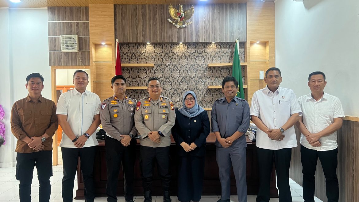 KAPOLRES ROHIL PERKUAT SINERGITAS DENGAN PENGADILAN NEGERI ROHIL KELAS IB BAHAS PENEGAKAN HUKUM DAN IMPLEMENTASI KUHAP BARU