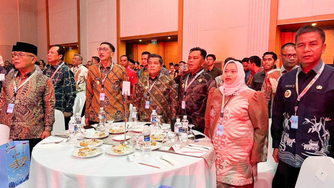 Bupati Asmar Hadiri Apresiasi Pemda Berprestasi, Meranti Dorong Penguatan Layanan Dasar dan Lingkungan