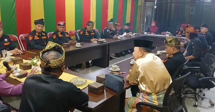 LMR Silaturahmi ke LAMR, Perkuat Sinergi dan Kepedulian terhadap Melayu Riau