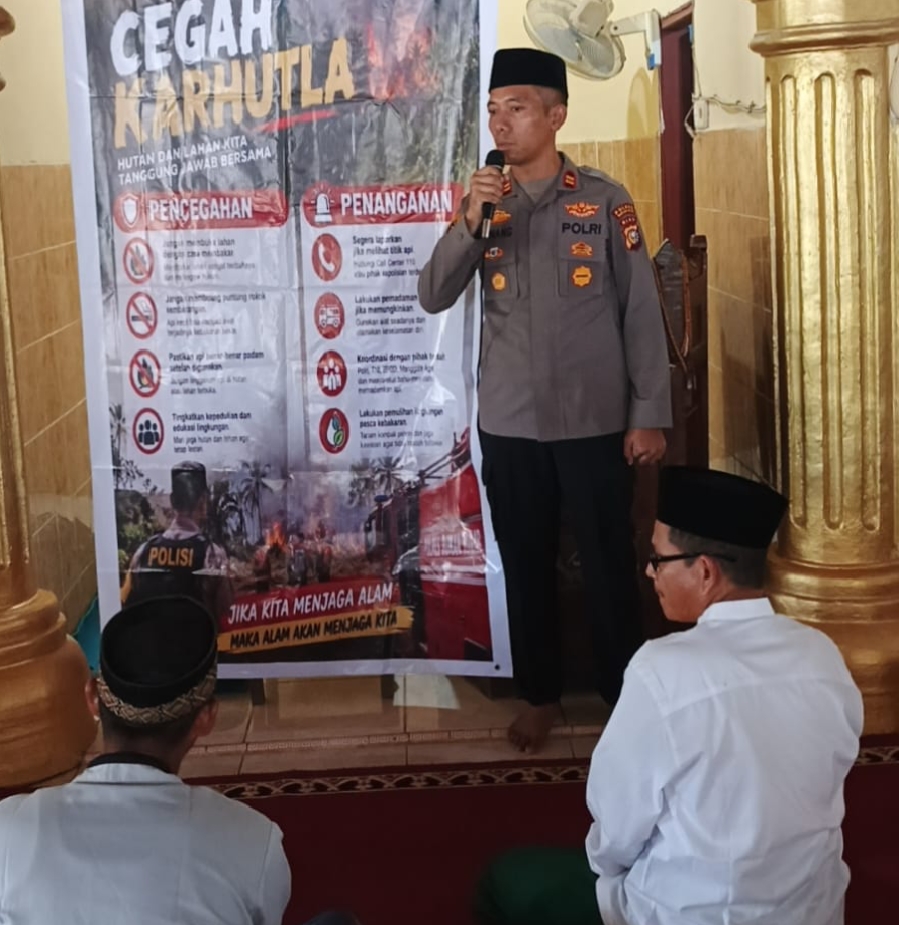 *Kapolsek Rantau Kopar Sampaikan Imbauan Cegah Karhutla di Masjid Istiqomah Kec. Rantau Kopar*