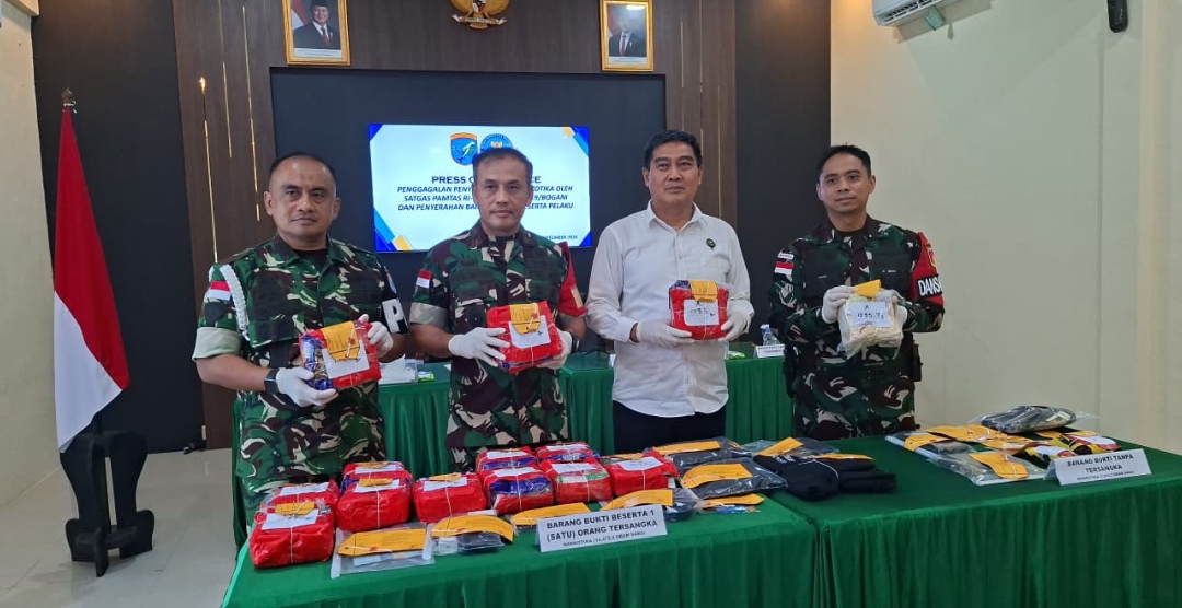 Satgas Pamtas RI-Malaysia Yonarmed 19/Bogani Serahkan 16,4 Kg Sabu ke BNNP Kalbar