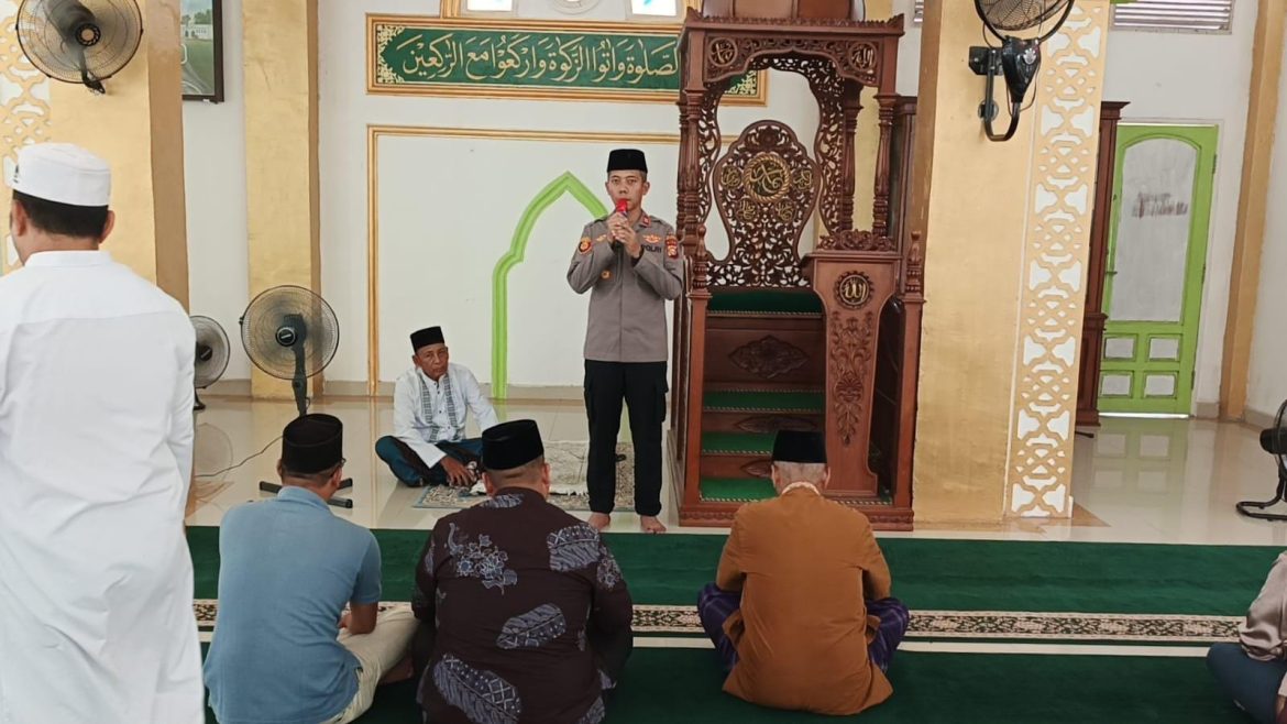 *Polsek Rantau Kopar Gencar Sampaikan Imbauan Larangan Karhutla di Tempat Ibadah dan Patroli Keliling Pemukiman Warga*