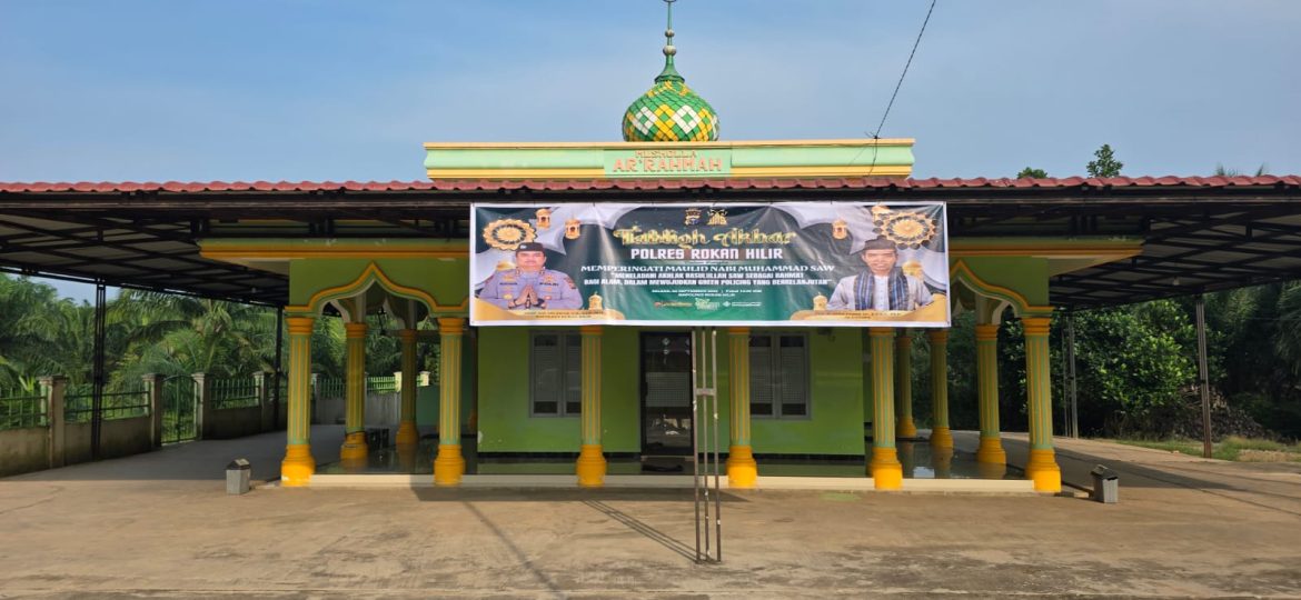 Polsek Bangko Pusako Pasang Spanduk Tabligh Akbar UAS, Kapolres Rohil Ajak Masyarakat Hadir