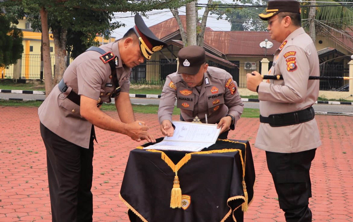 Sertijab Wakapolres Rokan Hilir, Kapolres: Pembinaan Karier Wujud Semangat “Polisi Bersama Masyarakat