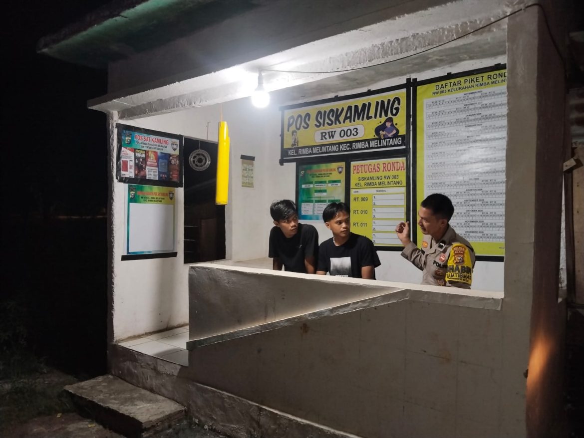 Polres Rokan Hilir Turun Langsung Pantau Pos Satkamling wujud nyata Kehadiran Polri, Jaga Harkamtibmas hingga depan pintu rumah warga *Polisi Bersama Masyarakat*