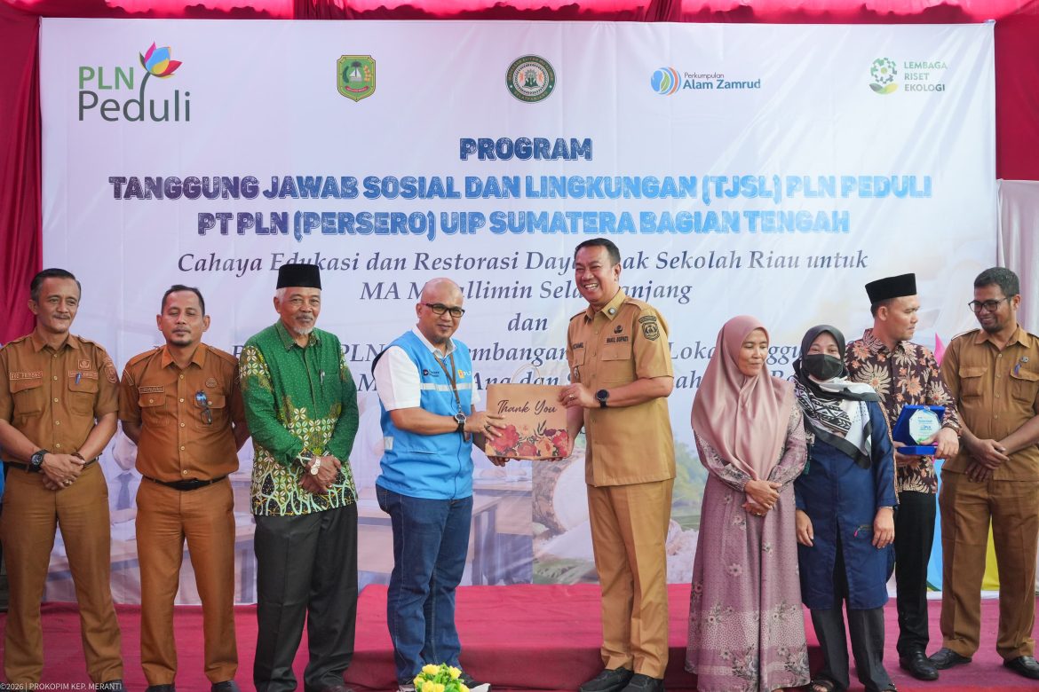 PLN Salurkan TJSL untuk Pendidikan dan UMKM di Meranti, Wabup: Listrik Andal Kunci Investasi