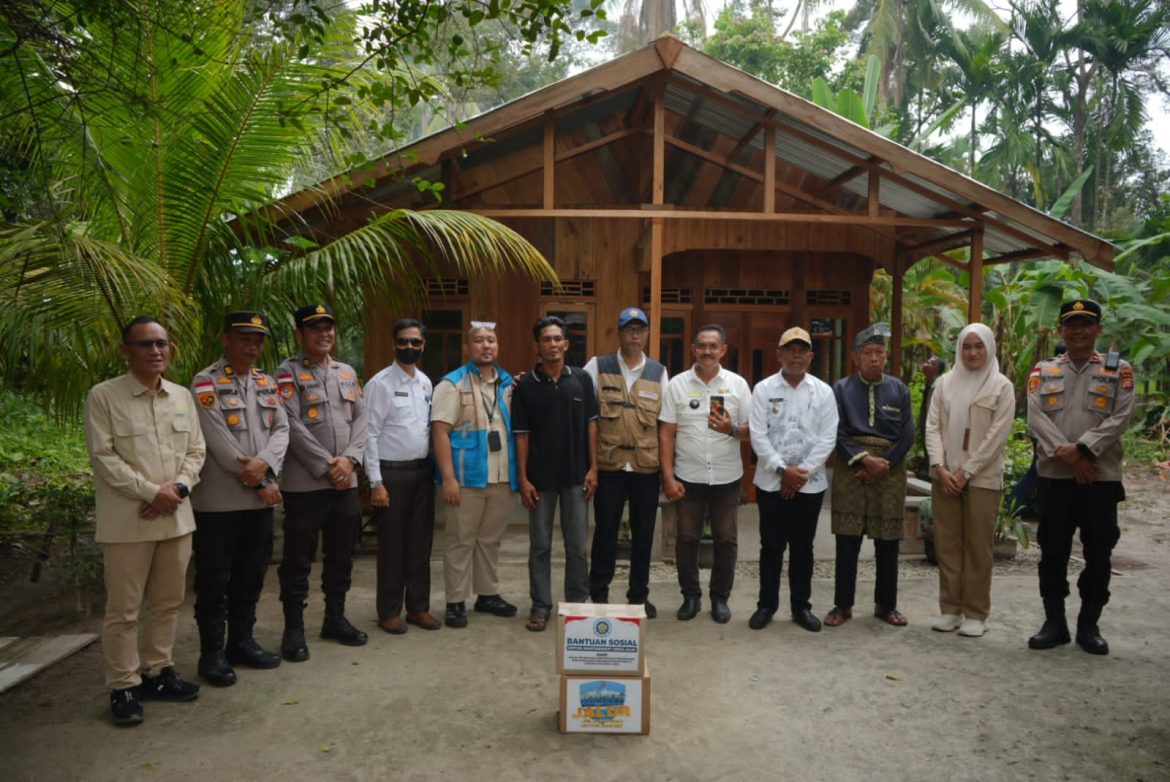 Sekda Meranti Tinjau Progres Bedah Rumah, 58 Unit di Desa Alai Selatan Rampung