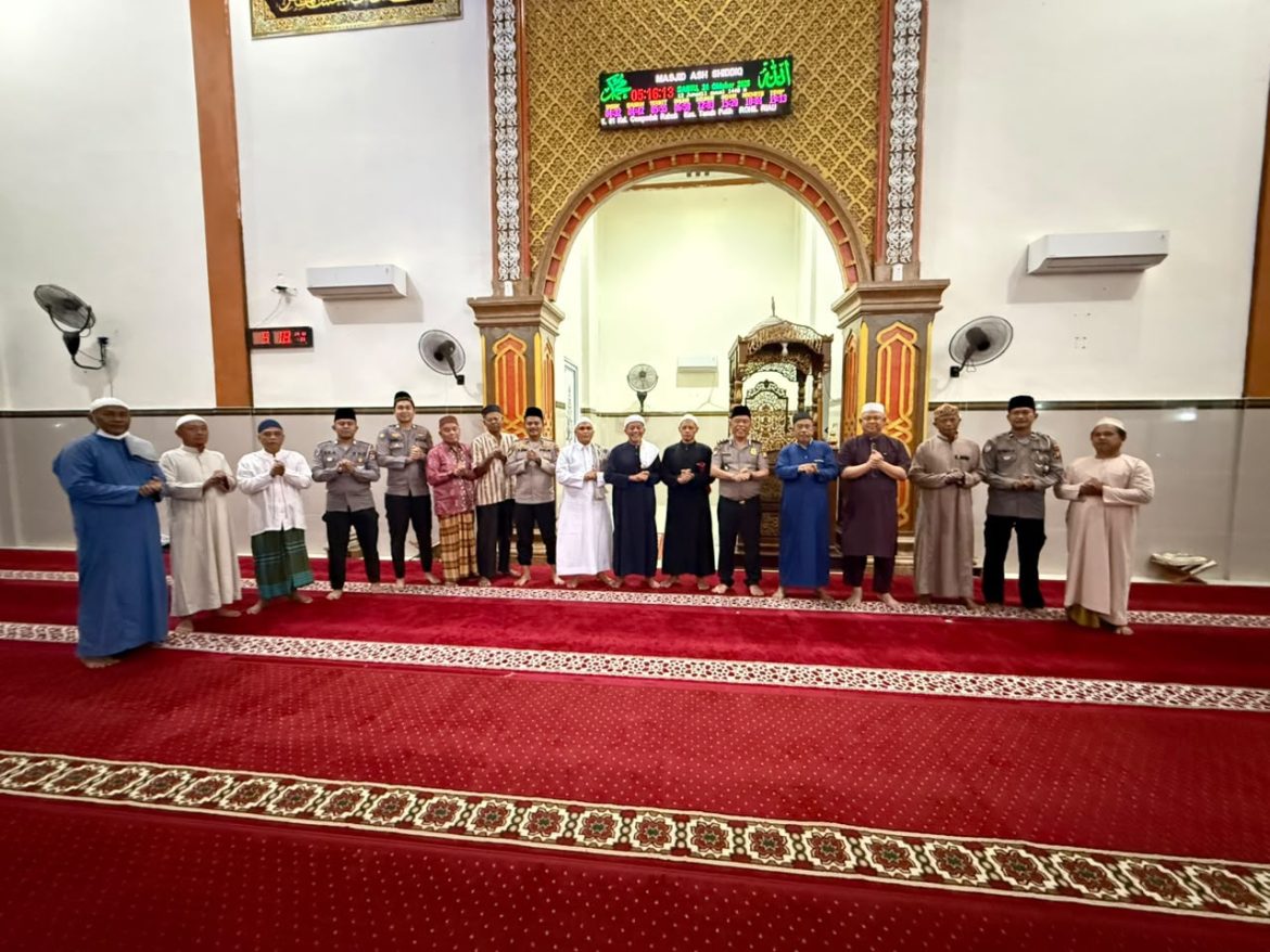 Subuh Keliling di Masjid Assidiq, Polres Rohil: “Polisi Selalu Hadir — Dengarkan, Layani, dan Jaga Bersama”  