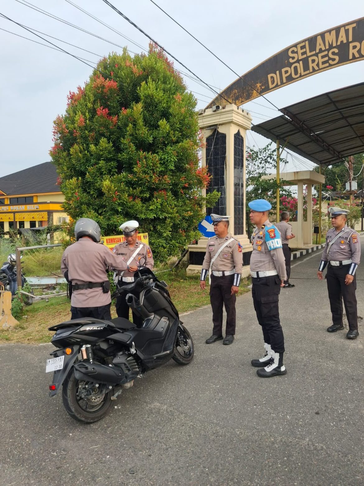 Polres Rohil Periksa Kendaraan Personel, Tegaskan Disiplin Berlalu Lintas pada Operasi Patuh Lancang Kuning 2026