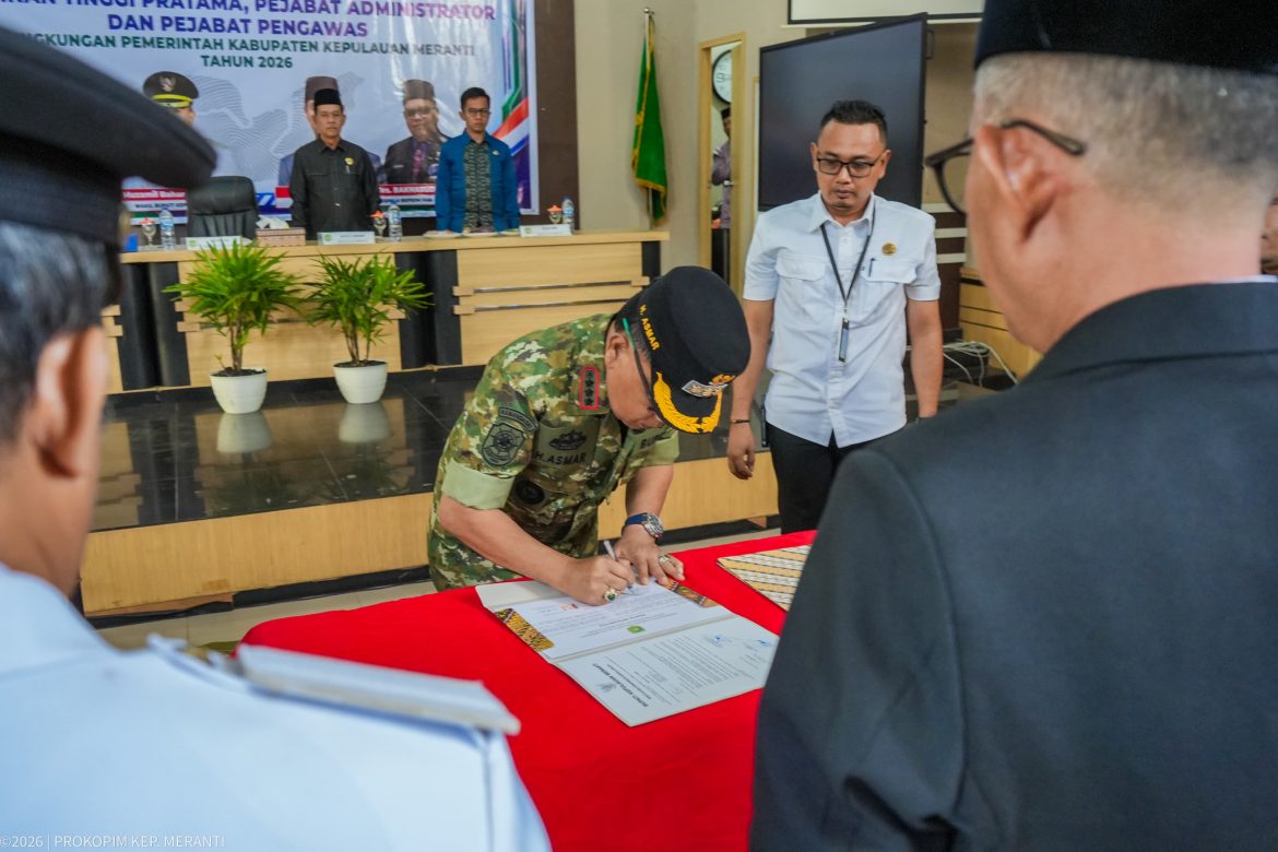 Bupati Asmar Lantik 29 Pejabat Pemkab Meranti, Tekankan Integritas dan Kinerja